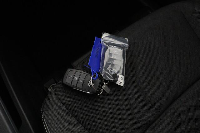 Toyota C-HR First Edition 77 kWh | Apple Carplay/Android Auto |