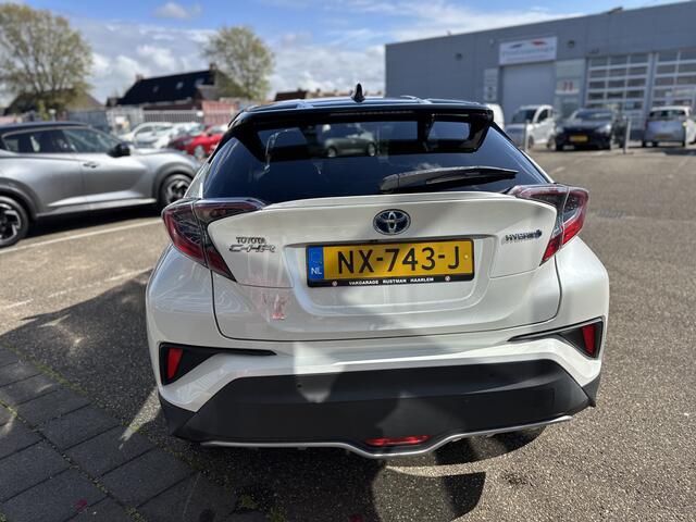 Toyota C-HR 1.8 Hybrid Bi-Tone Plus