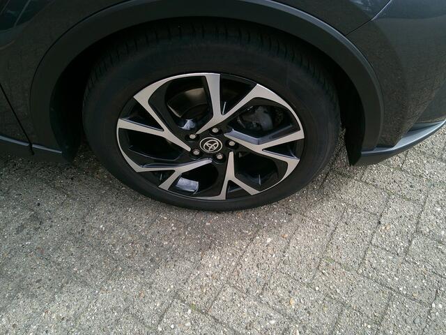 Toyota C-HR 1.8 Hybrid Dynamic pdc v+a