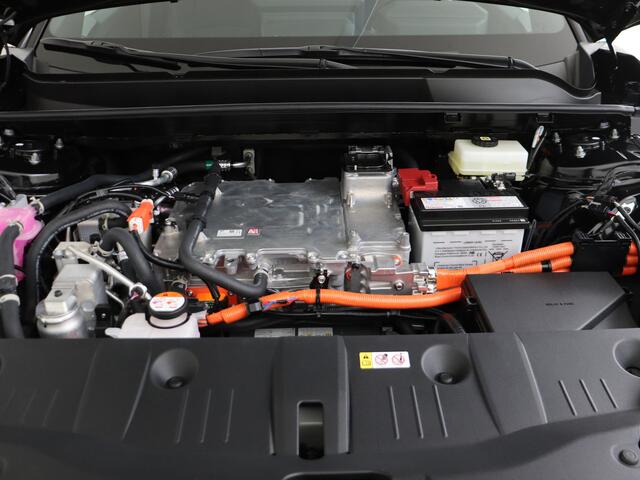 Toyota C-HR First Edition 77 kWh Demo auto