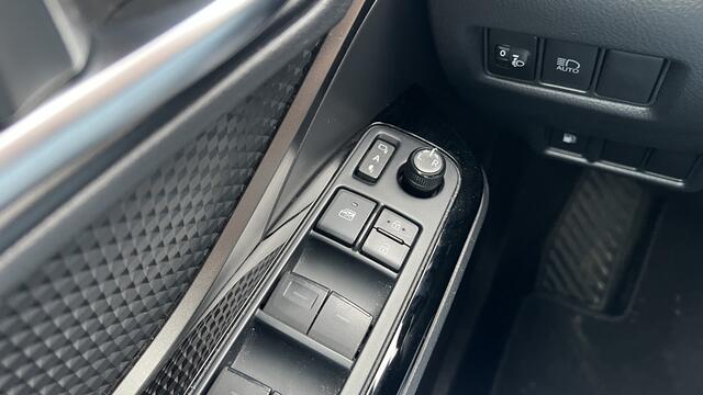 Toyota C-HR 1.8 Hybrid Advance HALF LEDER / BLINDSPOT / PDC