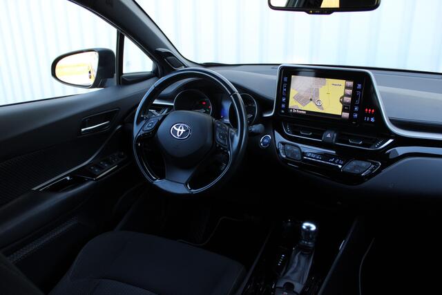 Toyota C-HR 1.8 Hybrid Style | Incl. 12 maanden garantie | Adaptieve cruise control | Lane assist | JBL audio | Afneembare trekhaak | Parkeercamera | Navigatie | Stoelverwarming |