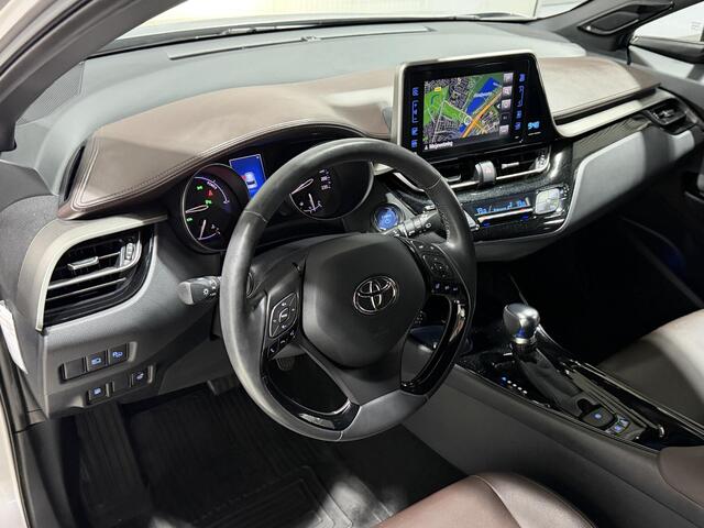 Toyota C-HR 1.8 Hybrid Premium | Afneembare trekhaak | Dealer onderhouden |