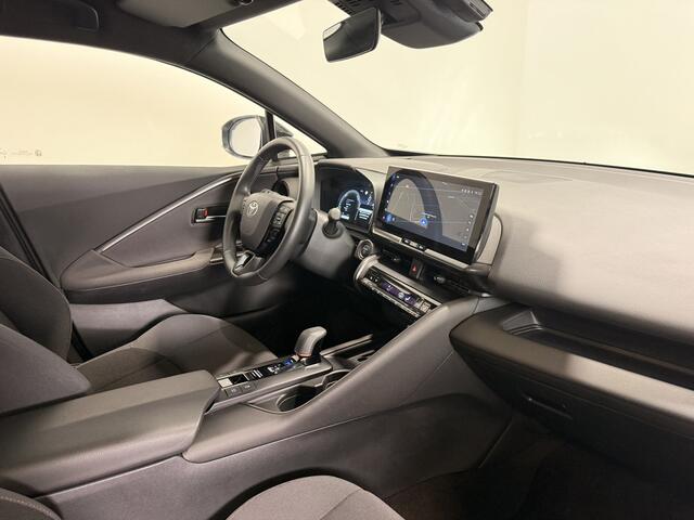Toyota C-HR 2.0 Plug-in Hybrid 220 First Edition | 12,3" scherm | Stuurverwarming | All season banden |