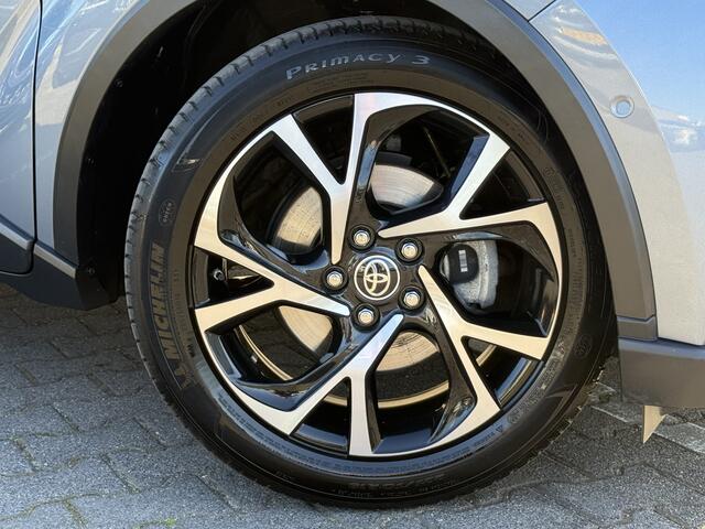 Toyota C-HR 2.0 Hybrid Team D Bi-Tone | CarPlay | ACC | Camera | Keyless | 18 inch