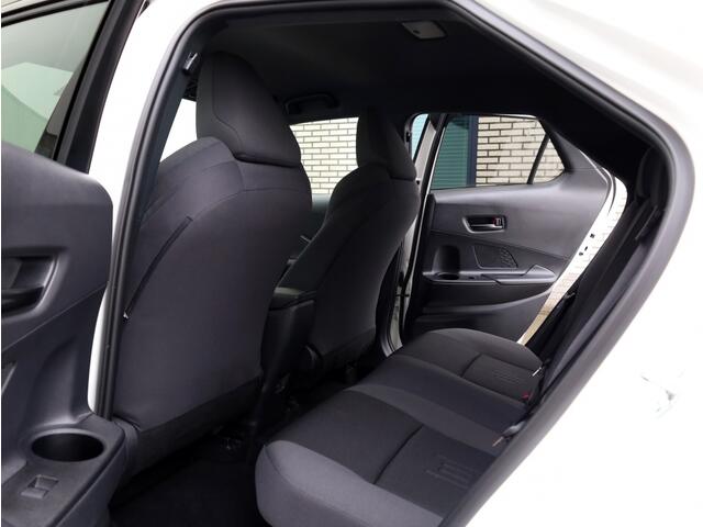 Toyota C-HR 2.0 PHEV 220 Dynamic | Bi-Tone | Stuurwielverwarming | Dodehoek