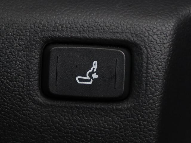 Toyota C-HR 2.0 Hybrid First Edition | Stoelverwarming | Adaptive cruise | Camera | Carplay | JBL Sound | Keyless | Full LED | Navigatie | Dodehoek detectie | Climate control | Bluetooth