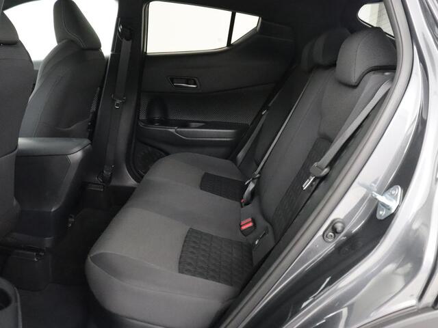 Toyota C-HR 2.0 Hybrid First Edition | Stoelverwarming | Adaptive cruise | Camera | Carplay | JBL Sound | Keyless | Full LED | Navigatie | Dodehoek detectie | Climate control | Bluetooth