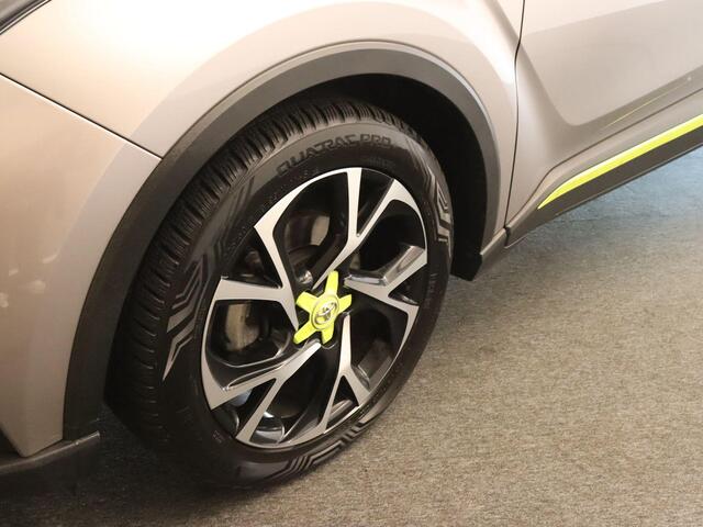 Toyota C-HR 2.0 Hybrid Style - ORIGINEEL NEDERLANDSE AUTO - PARKEERSENSOREN VOOR EN ACHTER - DODEHOEK DETECTIE - ADAPTIVE CRUISE CONTROL - APLLE CARPLAY/ANDROID AUTO - KEYLESS ENRTY & START