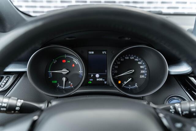 Toyota C-HR 2.0 Hybrid Executive Trekhaak | Achteruitrijcamera | Stuurwiel Verwarming | Verwarmde Voorstoelen | Cruise Control | Dodehoek Assistentie | Lane Assist |