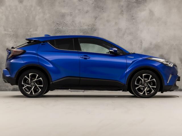 Toyota C-HR 1.8 Hybrid Sport Automaat (NAVIGATIE, CAMERA, JBL AUDIO, STOELVERWARMING, KEYLESS, SPORTSTOELEN, GETINT GLAS, ADAPTIVE CRUISE, NIEUWSTAAT)