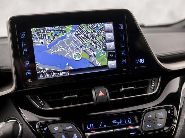 Toyota C-HR 1.8 Hybrid Sport Automaat (NAVIGATIE, CAMERA, JBL AUDIO, STOELVERWARMING, KEYLESS, SPORTSTOELEN, GETINT GLAS, ADAPTIVE CRUISE, NIEUWSTAAT)