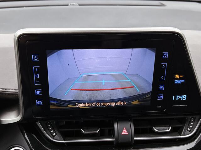 Toyota C-HR 1.2 Executive | 1300 kg trekgewicht! | Achteruitrijcamera | Stoelverwarming | Bluetooth
