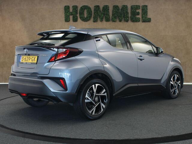 Toyota C-HR 1.8 Hybrid Dynamic - ORIGINEEL NEDERLANDSE AUTO - CRUISE CONTROL ADAPTIEF - APPLE CARPLAY/ANDROID AUTO - DODEHOEKDETECTIE - NAVIGATIE FULL MAP - KEYLESS ENTRY/START - LICHTMETALEN VELGEN 18 INCH - PARKEERSENSOREN VOOR + ACHTER