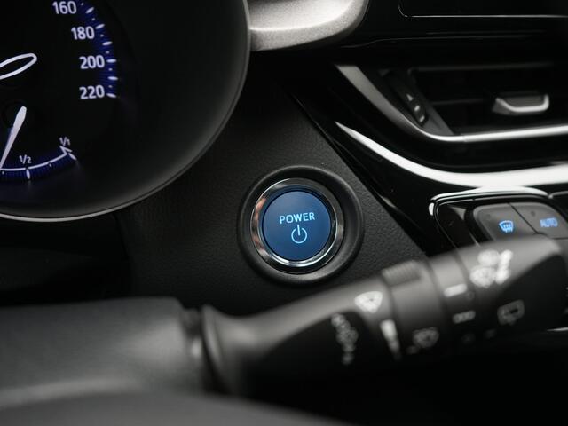 Toyota C-HR 1.8 Hybrid Active | 18" Lichtmetalen velgen | Parkeercamera | Cruise Control Adaptief |