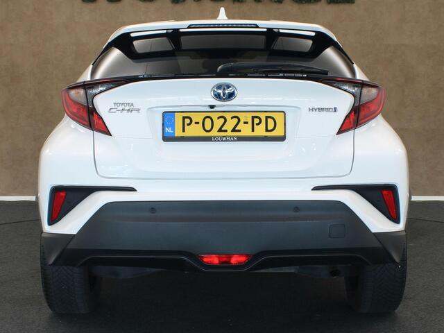 Toyota C-HR 1.8 Hybrid Style - ORIGINEEL NEDERLANDSE AUTO - CRUISE CONTROL ADAPTIEF - PARKEERSENSOREN VOOR + ACHTER - DODEHOEKDETECTIE - LICHTMETALEN VELGEN 18 INCH - NAVIGATIE FULL MAP - STOELVERWARMING VOORZIJDE - EXTRA GETINT GLAS