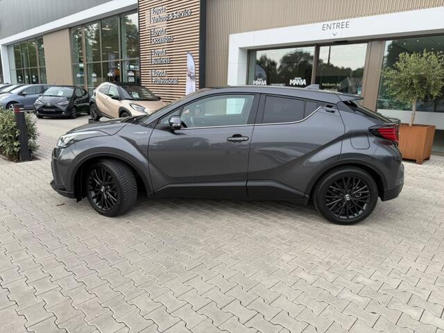 Toyota C-HR 2.0 Hybrid First Edition | Trekhaak | Blindspot | All Seasons