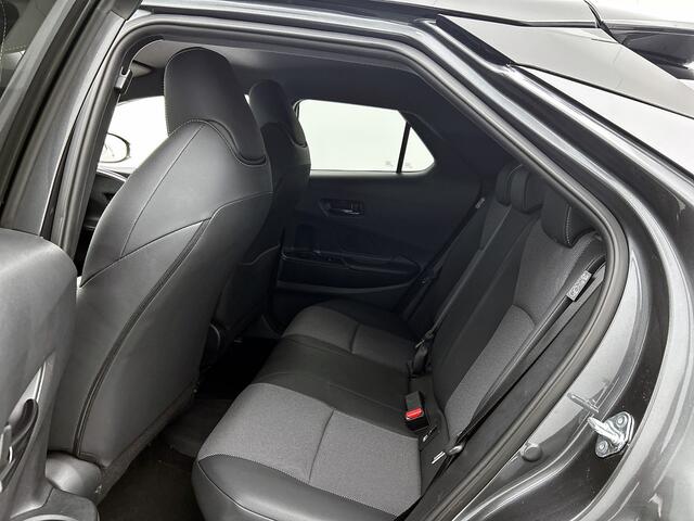 Toyota C-HR Plug-in Hybrid 220 Executive | Sportstoelen | Parkeersensoren |