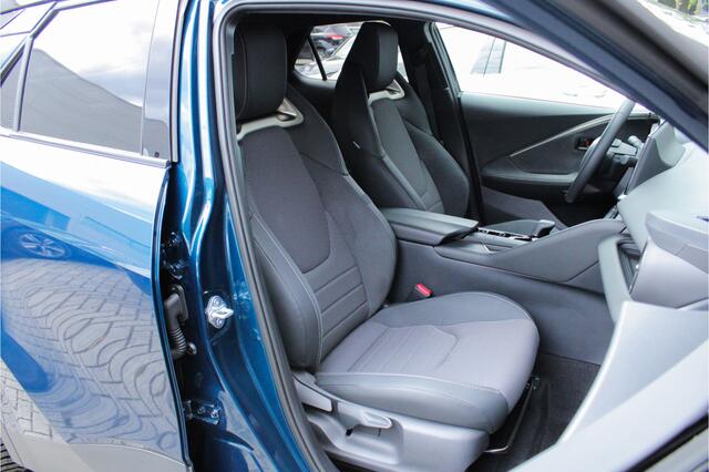 Toyota C-HR 2.0 Plug-in Hybrid 220 Executive |trekhaak|leder/alcantara|JBL|elektrische achterklep|