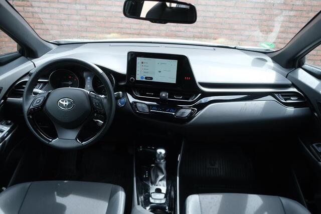 Toyota C-HR 2.0 Hybrid 184pk CVT Dynamic | Navi | App Connect | Adaptive Cruise | Keyless | Camera | Dodehoek | Winter Pakket
