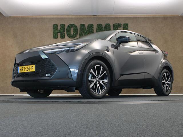Toyota C-HR 1.8 Hybrid 140 First Edition - ORIGINEEL NEDERLANDSE AUTO - 360 GRADEN CAMERA - ADAPTIEVE CRUISE CONTROL - ELEKTRISCHE ACHTERKLEP - PARKEERSENSOREN VOOR + ACHTER - NAVIGATIE - DODEHOEKDETECTIE - APPLE CARPLAY/ANDROID AUTO - LICHTMETALEN VELGEN 18 INCH - K