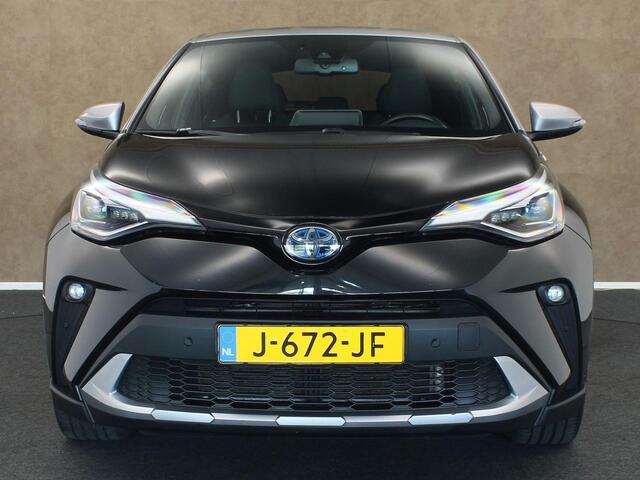 Toyota C-HR 2.0 Hybrid Dynamic - ORIGINEEL NEDERLANDSE AUTO - AFNEEMBARE 13 POLIGE TREKHAAK - TREKGEWICHT 725 KG - JBL AUDIO - TREEPLANKEN - APPLE CARPLAY/ ANDROID AUTO - VOORSTOELEN VERWARMD - PARKEERSENSOREN VOOR/ ACHTER - NAVIGATIE