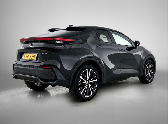 Toyota C-HR 2.0 Plug-in Hybrid 220 Executive | BTW voertuig | JBL | Dodehoek detectie | Stoel+stuurverwarming | Elektrische achterklep | Parkeersensoren voor+achter | Apple CarPlay/Android auto | Climate control
