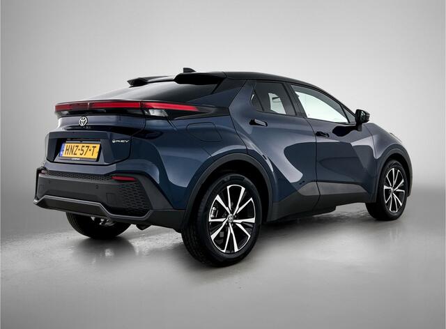 Toyota C-HR 2.0 Plug-in Hybrid 220 First Edition | Parkeersensoren V+A | Stuur-Stoelverwarming | Onderweg-naar-dealer