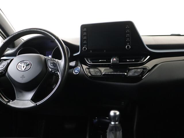Toyota C-HR 1.8 Hybrid Style | Stoel+stuurverwarming | Apple CarPlay/Android Auto | Parkeersensoren voor+achter | Cruise control adaptive |