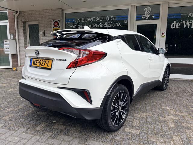 Toyota C-HR 1.8 Hybrid Executive Navi Full Map/Achteruitr. Camer/Verwarmde in hoogte verst.bare stoel/Verw. inklapbare spiegels/Cruise Contr. Adaptief/Keyles Entry/Multifunction. Stuur/Parkeerassistent/18 Inch L/M