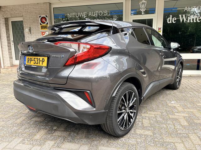 Toyota C-HR 1.8 Hybrid Style Navi Full Map/Keyless Entry/In Hoogte Verw. voorstoelen/Parkeersens. V+A./Dodehoek Detect./Cruise Contr. Adapt./Verw. elektr. inklapb. buitenspiegels/Audio Install. Premium/Mistlampe Voor