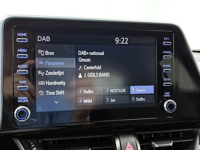 Toyota C-HR 2.0 Hybrid Style Bi-Tone | Dodehoek detectie | Parkeersensoren voor+achter | FULL LED Verlichting | Navigatie | Apple CarPlay/Android auto | Stoelverwarming | Climate control |