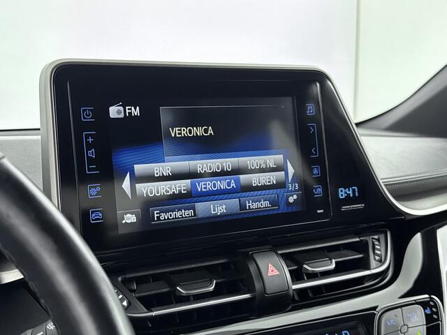 Toyota C-HR 1.8 Hybrid Style | dodehoek detectie | Stoel+stuurverwarming | Parkeersensoren voor+achter met assistent | Navigatie | Full LED | DAB | Cruise Control Adaptive |