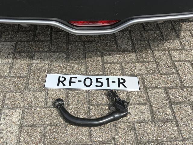 Toyota C-HR 1.8 Hybrid Bi-Tone NL Auto Trekhaak JBL Treeplanken Navi Clima Cruise