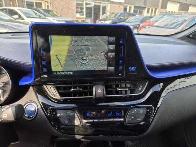 Toyota C-HR 1.8 Hybrid Bi-Tone clima Camera leer