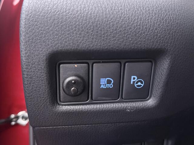 Toyota C-HR 1.8 Hybrid Bi-Tone | Navigatie | Leder | PDC | BLS |