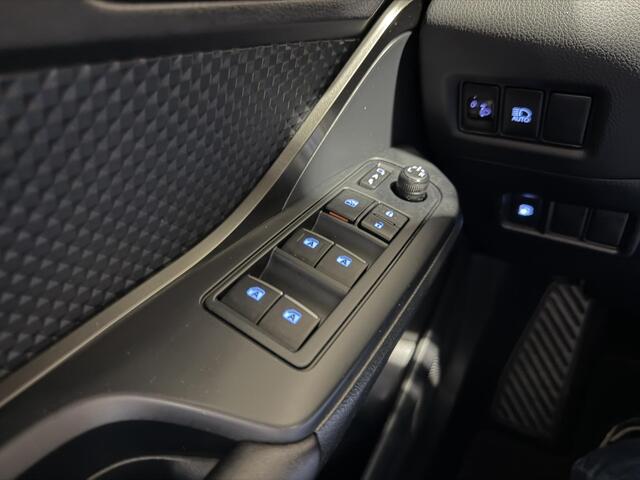 Toyota C-HR 1.8 Hybrid Dynamic | Trekhaak met afneembare kogel | Navigatie systeem | Lichtmetalen velgen |