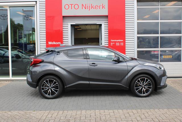 Toyota C-HR 1.8 Hybrid Executive met trekhaak **NL-auto**