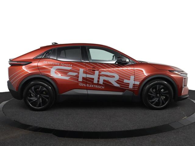 Toyota C-HR First Edition 77 kWh | Stoel/Stuurverwarming | Apple Carplay/Android Auto | Parkeersensoren | Draadloze Telefoonladers |