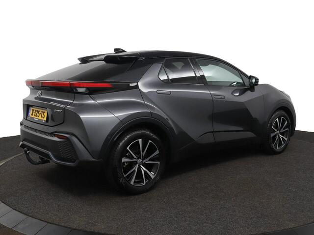 Toyota C-HR 1.8 Hybrid 140 First Edition | Adaptive Cruise Control | Apple Carplay | Android Auto | 360 graden Camera | Elektrische achterklep | Trekhaak |