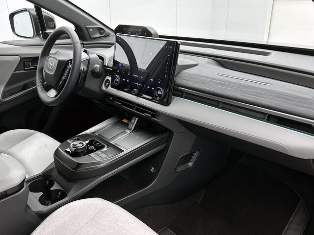Toyota C-HR Executive AWD 77 kWh | Executive Plus-pakket | 343 PK | 1500 KG Trekgewicht | 22 KW boordlader |