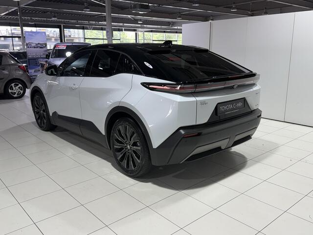 Toyota C-HR Executive AWD 77 kWh | DIRECT LEVERBAAR | ¤2.500 INRUILPREMIE | 1.500KG TREKGEWICHT