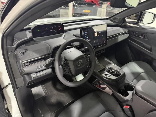 Toyota C-HR Executive AWD 77 kWh | DIRECT LEVERBAAR | ¤2.500 INRUILPREMIE | 1.500KG TREKGEWICHT