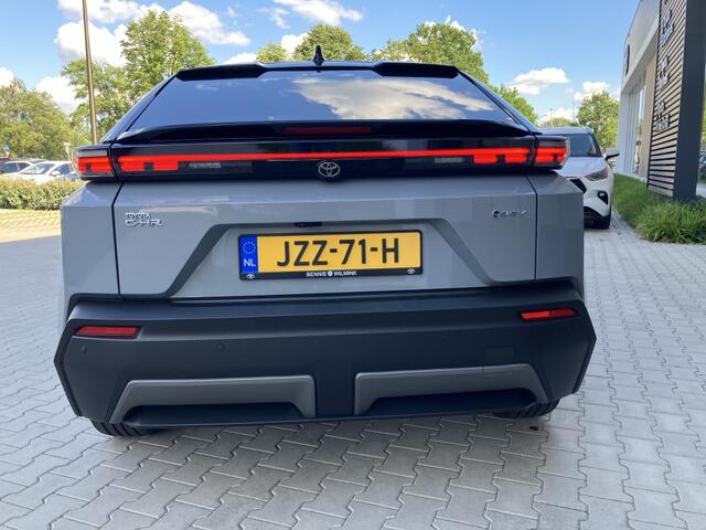 Toyota C-HR First Edition 77 kWh | Bi-Tone | 20"| Stoel/Stuurverw | Camera