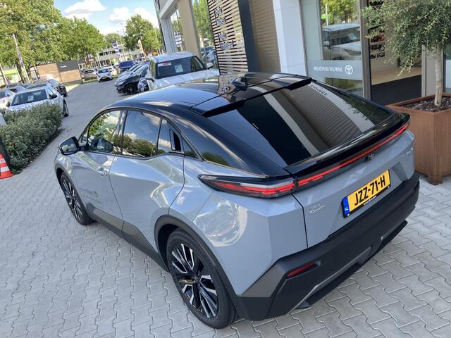 Toyota C-HR First Edition 77 kWh | Bi-Tone | 20"| Stoel/Stuurverw | Camera
