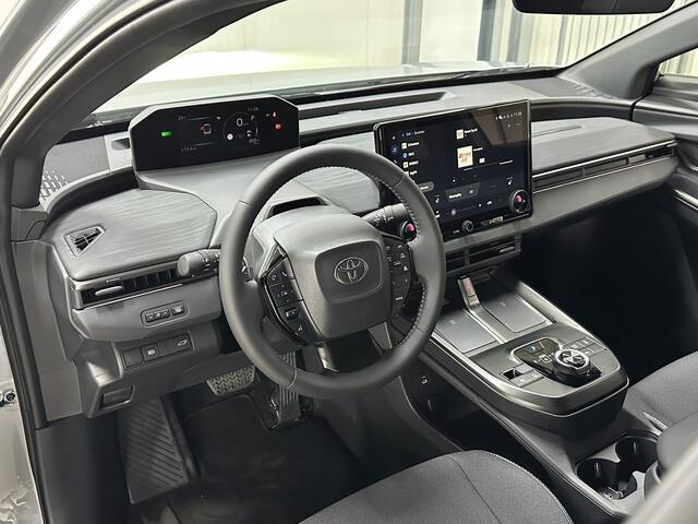 Toyota C-HR First Edition 77 kWh | Navi | Acc | Camera | el. achterklep |