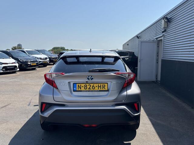 Toyota C-HR 1.8 Hybrid Style Navigatie, Dodehoekdetectie, Stoelverwarming, Stuurwiel verwarmd, Smart Key, LMV, Parkeersensoren
