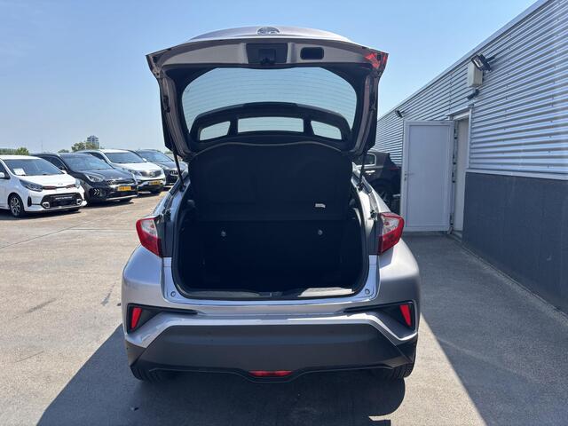 Toyota C-HR 1.8 Hybrid Style Navigatie, Dodehoekdetectie, Stoelverwarming, Stuurwiel verwarmd, Smart Key, LMV, Parkeersensoren