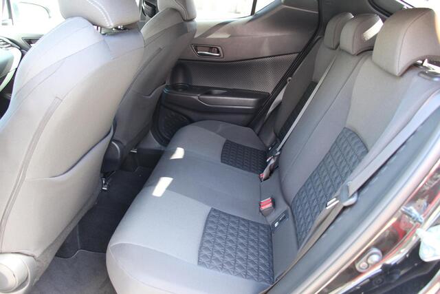 Toyota C-HR 2.0 Hybrid Style **APPLE CARPLAY/ STUURVERWARMING/ ADAPTIEF CRUISE CONTROL**