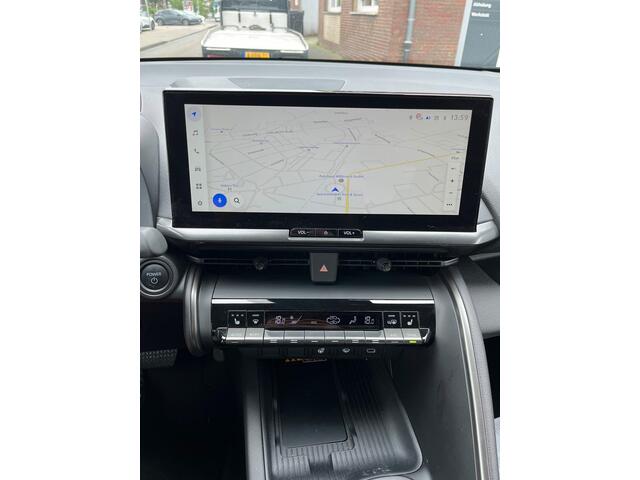 Toyota C-HR 2.0 Plug-in Hybrid 220 Dynamic 1e Eigenaar | BTW | Fabrieks Garantie | Winterpakket | Camera | Navi | Carplay | ACC | Climate | Keyless | Bots | Full Led | PDC